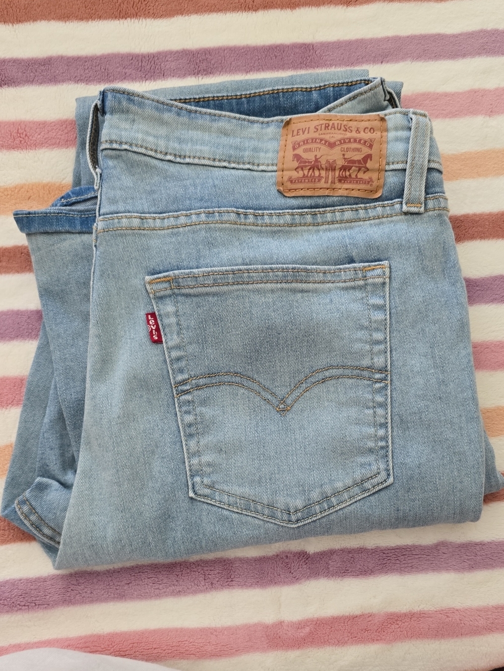 Levi's Women's Light Wash High Rise Bootcut